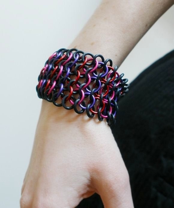 Pinion Cuff ( Pink / Purple / Red ) Chainmail