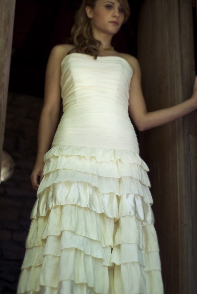 Callie - Tiered Ruffled Skirt Ruched Bodice Fit and Flare Eco Friendly Wedding Dress - Ivory Hemp Silk