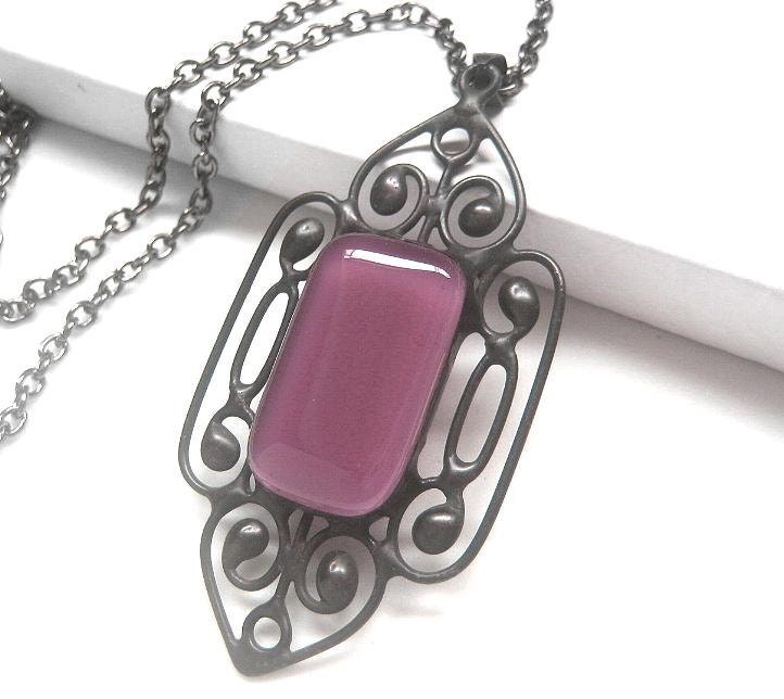 Vintage style fused violet glass gem pendant (v71)
