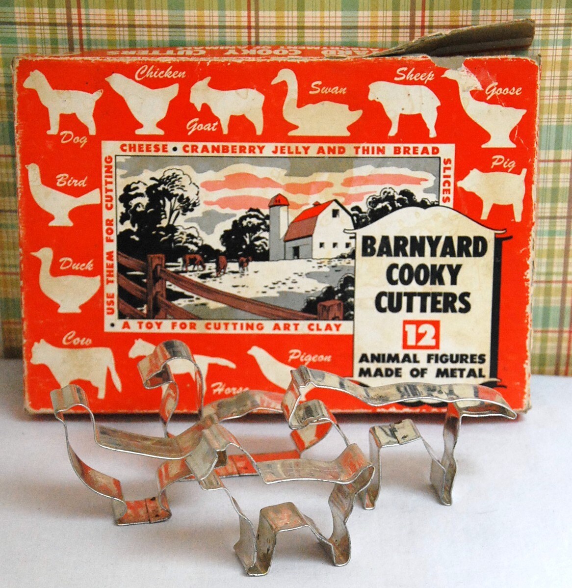 FARM ANIMAL COOKIE CUTTERS / Barnyard COOKY by AtomicFoxVintage