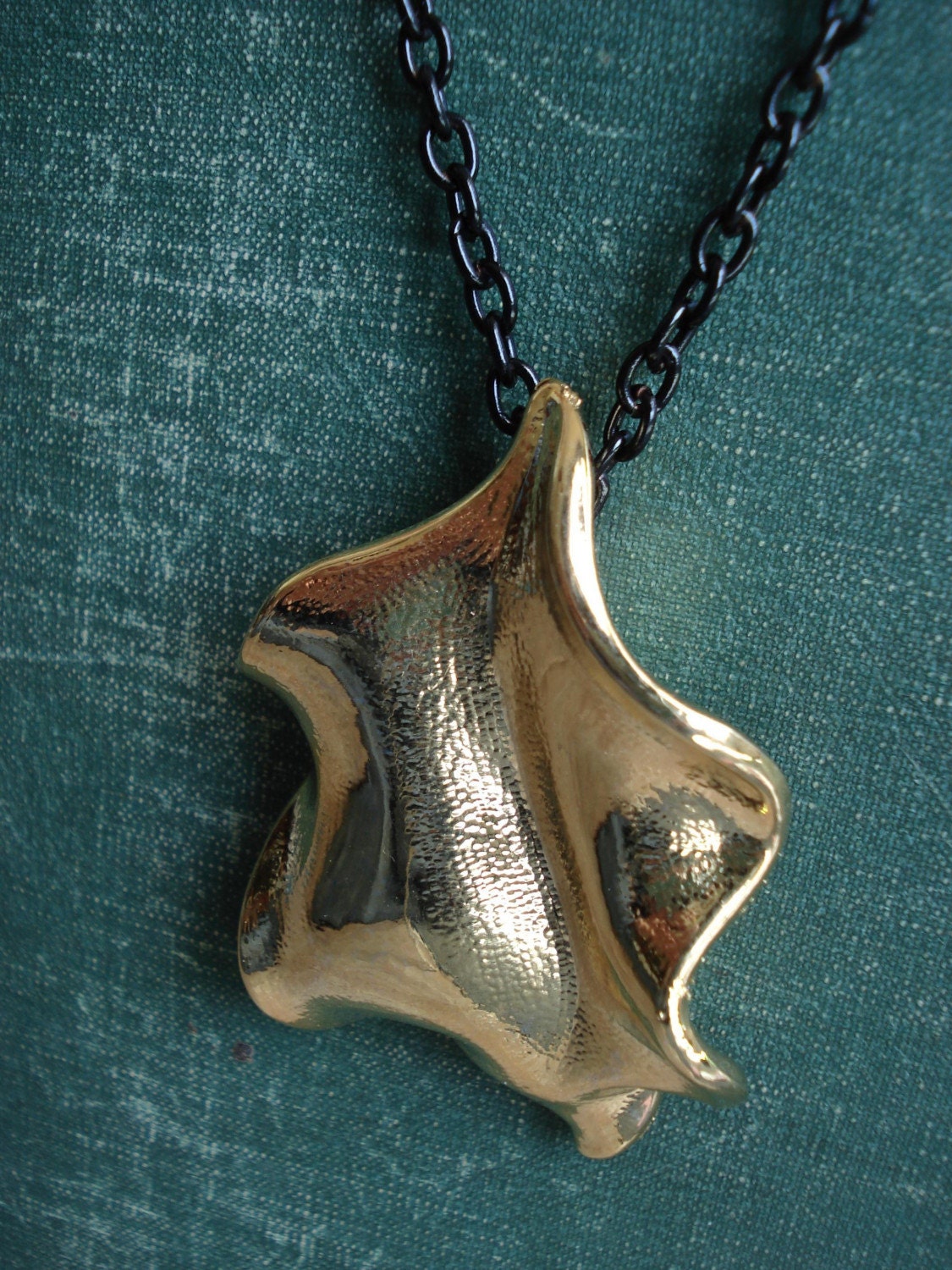 Love Me or Leaf Me Necklace