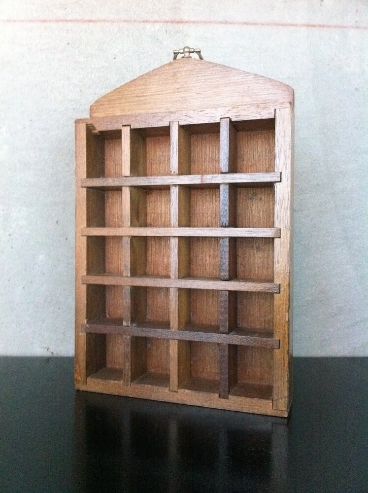 Vintage Thimble Display Box / Curio / Part by GlamourBomb