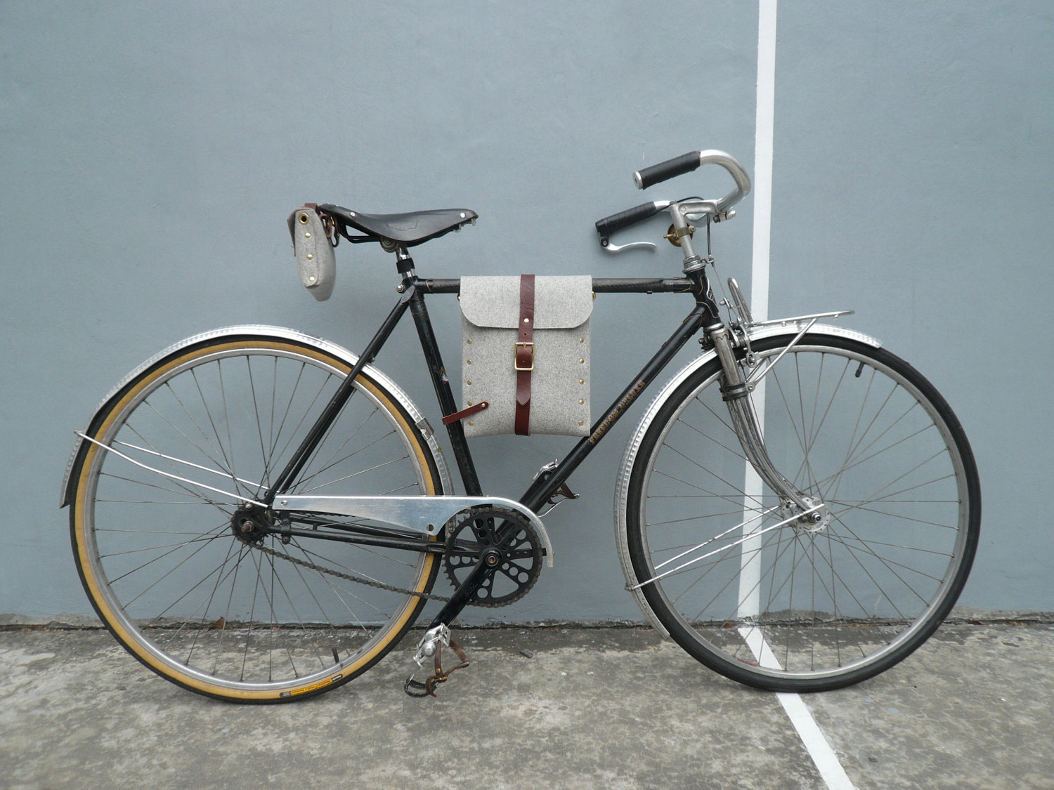 felt and leather bicycle bag