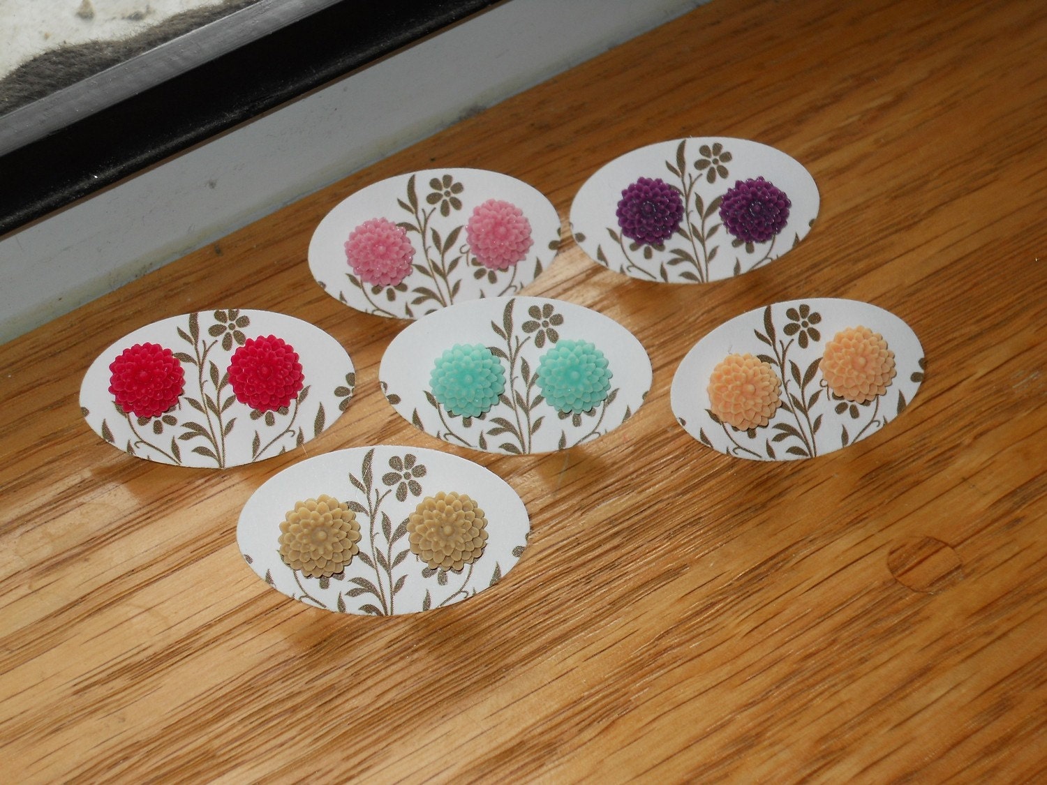 sweet little mums all in a row  vintage inspired flower stud earrings