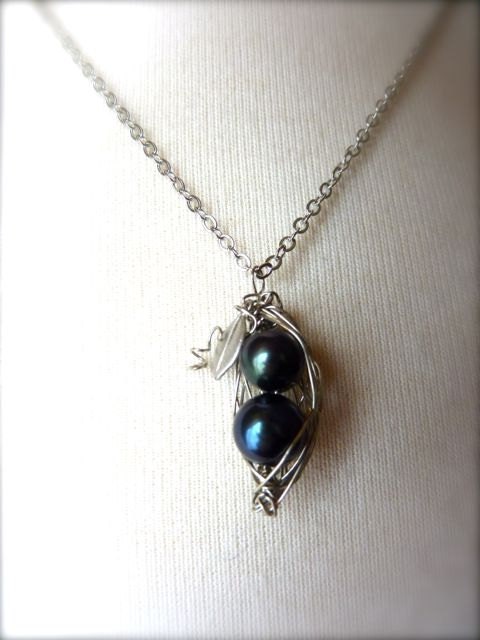 Deep Blue 2 Pearl Pea Pod Necklace