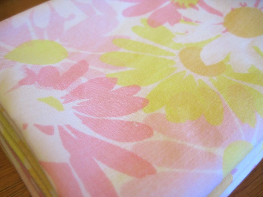 Reclaimed Sheety Fabric, Pink and Yellow Daisies, Fat Quarter