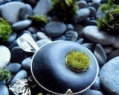 Set in Stone, Moss Pendant