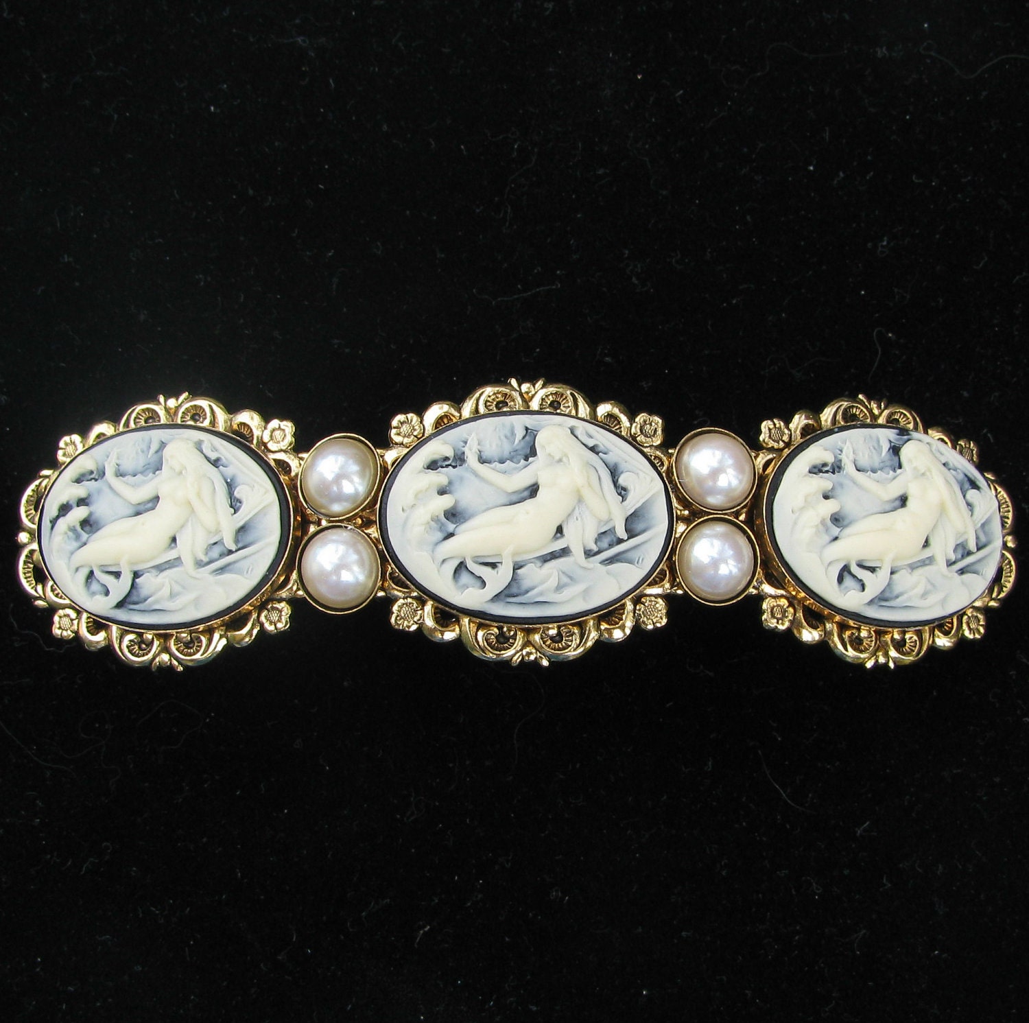 Mermaid Cameo Barrette Black and Creme