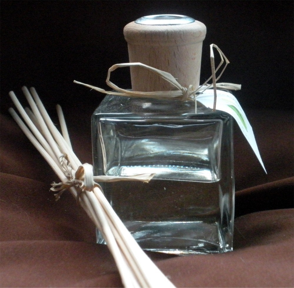 Freesia Reed Diffuser with Reed Sticks, Floral