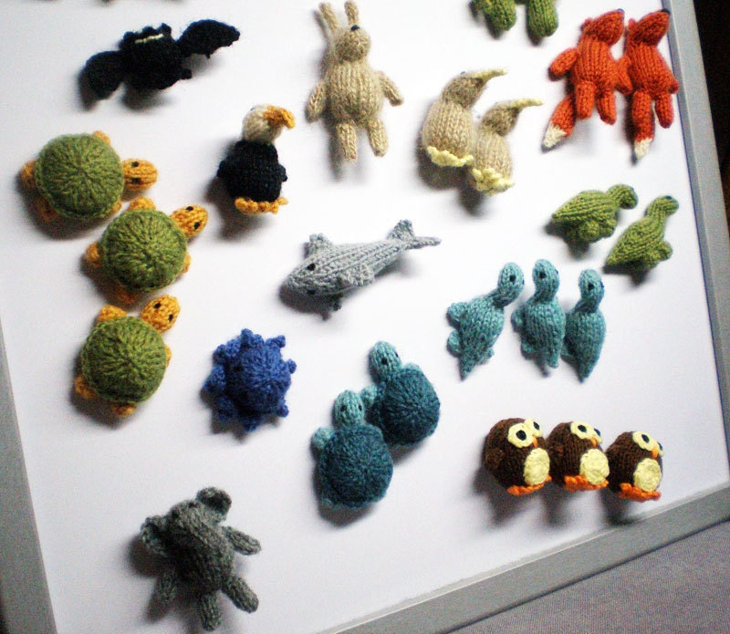 Magnet - Timid Turtle (green) - Knitted and Crocheted