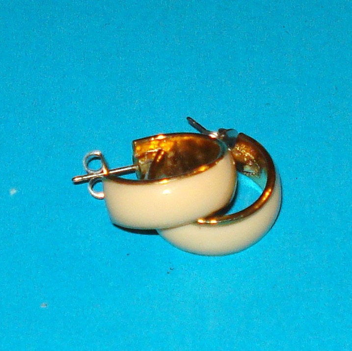 Vintage 1950s Gold and Enamel Hoop Earrings