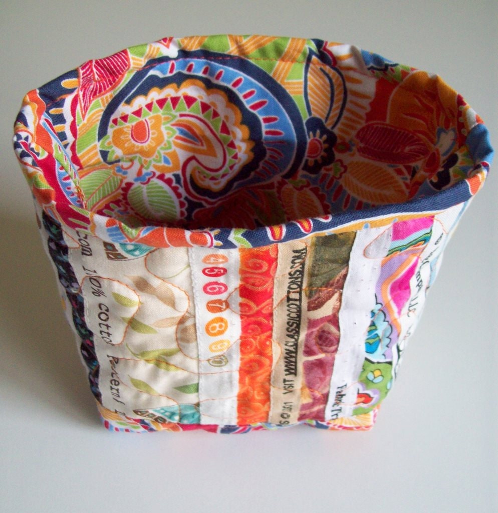 Selvage Fabric Quilted Fabric Bucket with Bright multi-color trim