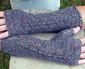 Ravelry: Lace Fingerless Gloves pattern by Luciana Boic