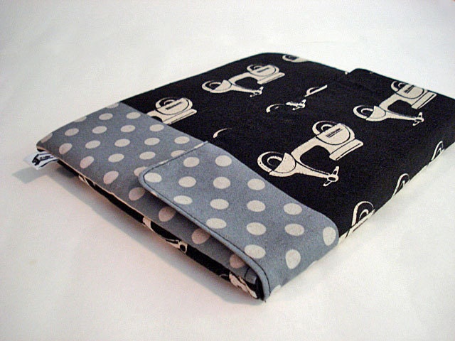 iPad case, iPad cover, iPad sleeve fits1-4. Also for netbooks and tablets - Vespas and polka dots