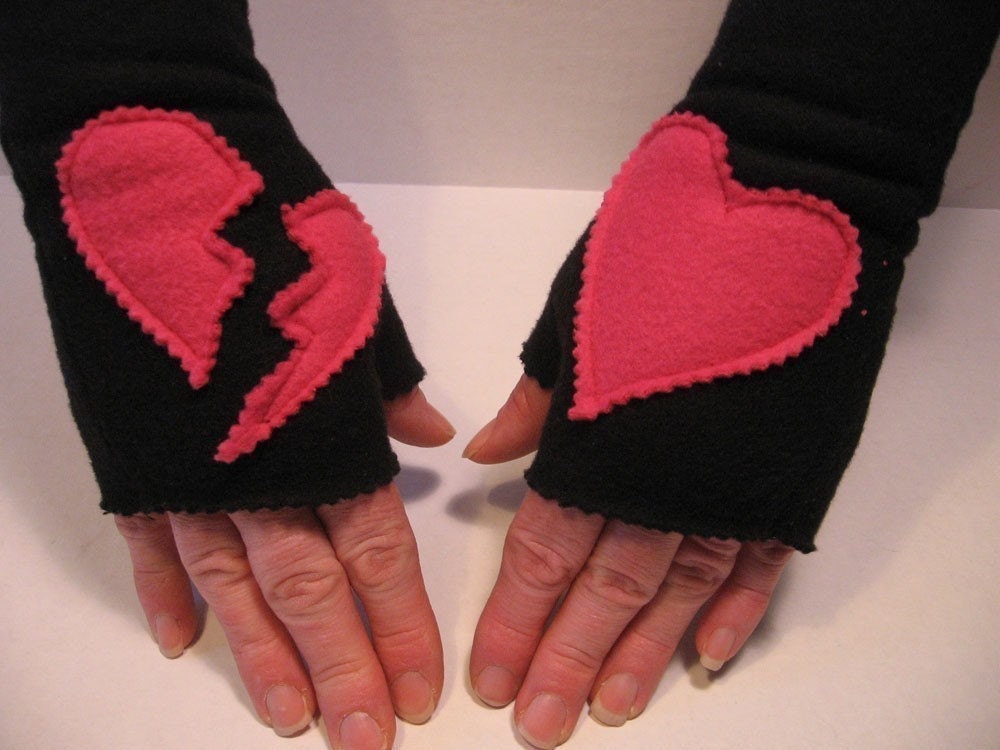 Black Broken Heart Adult Fingerless Gloves 