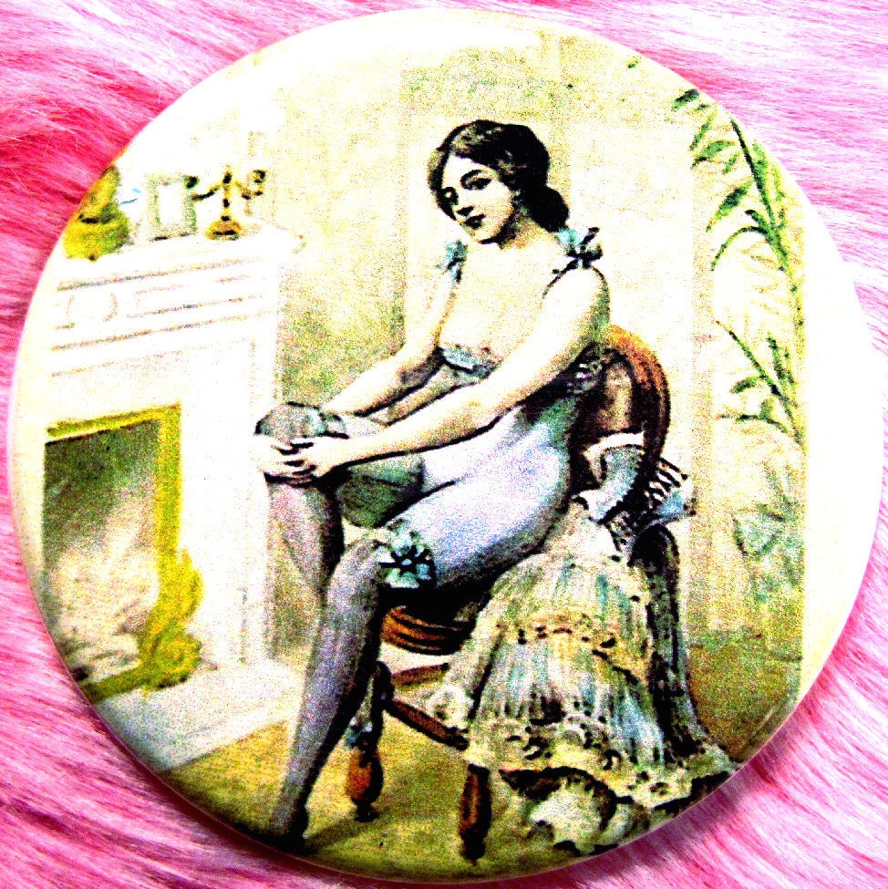 Pocket Mirror - Victorian - Old Fashioned Pinup Girl