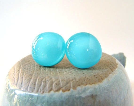 large round turquoise studs - fused glass studs 17mm diameter