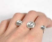 2 Finger Floating Saucer Ring