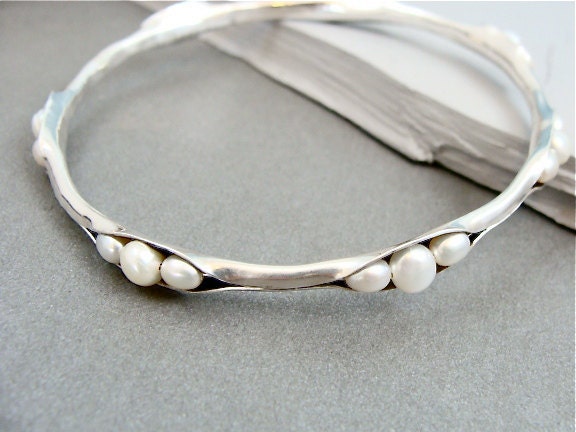 pearl cluster skinny bangle