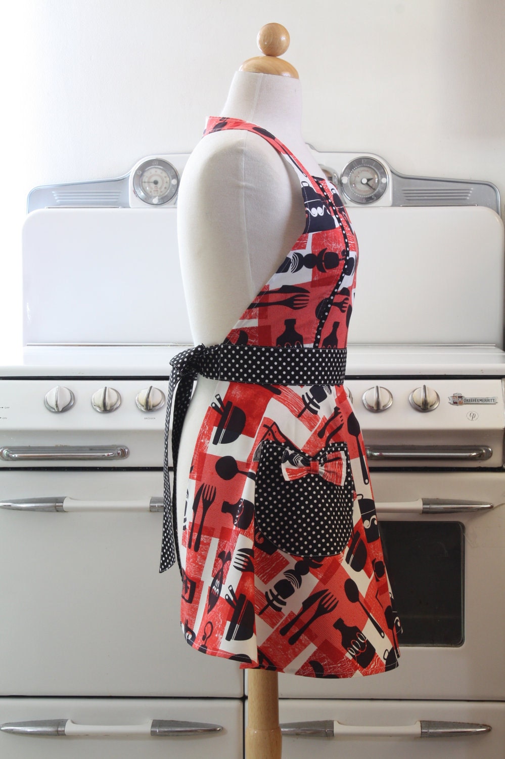 Retro Apron Mod Red White BBQ MAGGIE