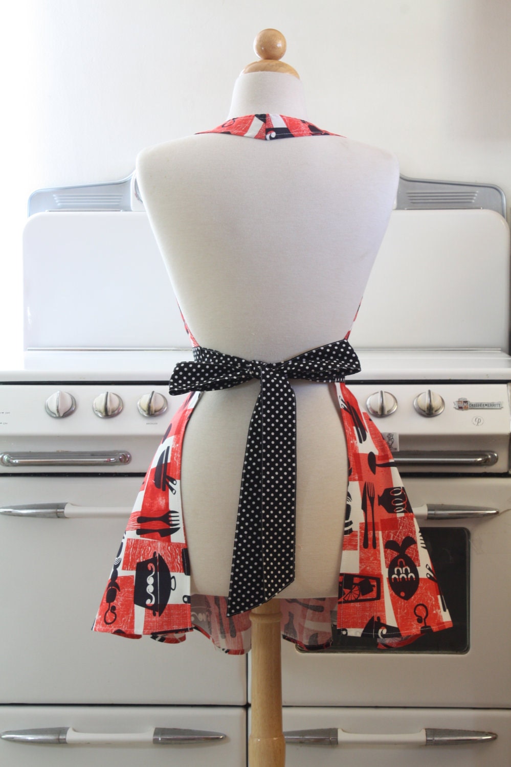 Retro Apron Mod Red White BBQ MAGGIE