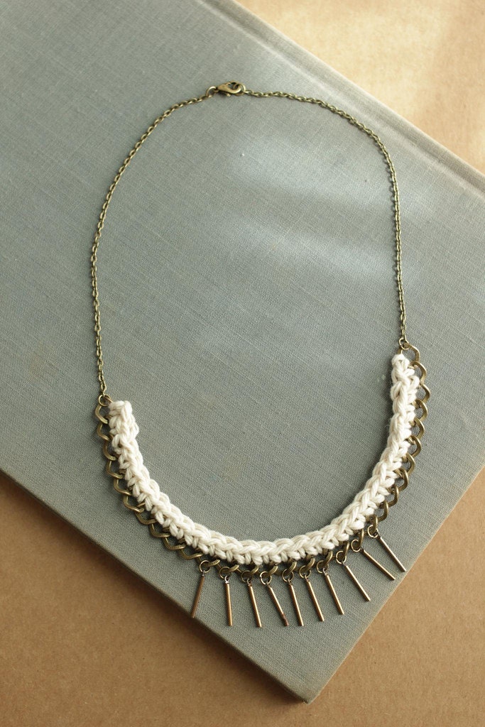 crochet rope necklace with metal fringe in beige choker  for spring fashion