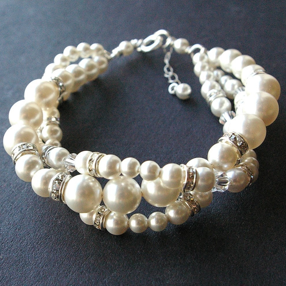 Modern Vintage Bridal Bracelet, Twisted Pearl Wedding Bracelet, Ivory White Pearl Bridal Jewelry, Classic Pearl Bracelet, GRACE