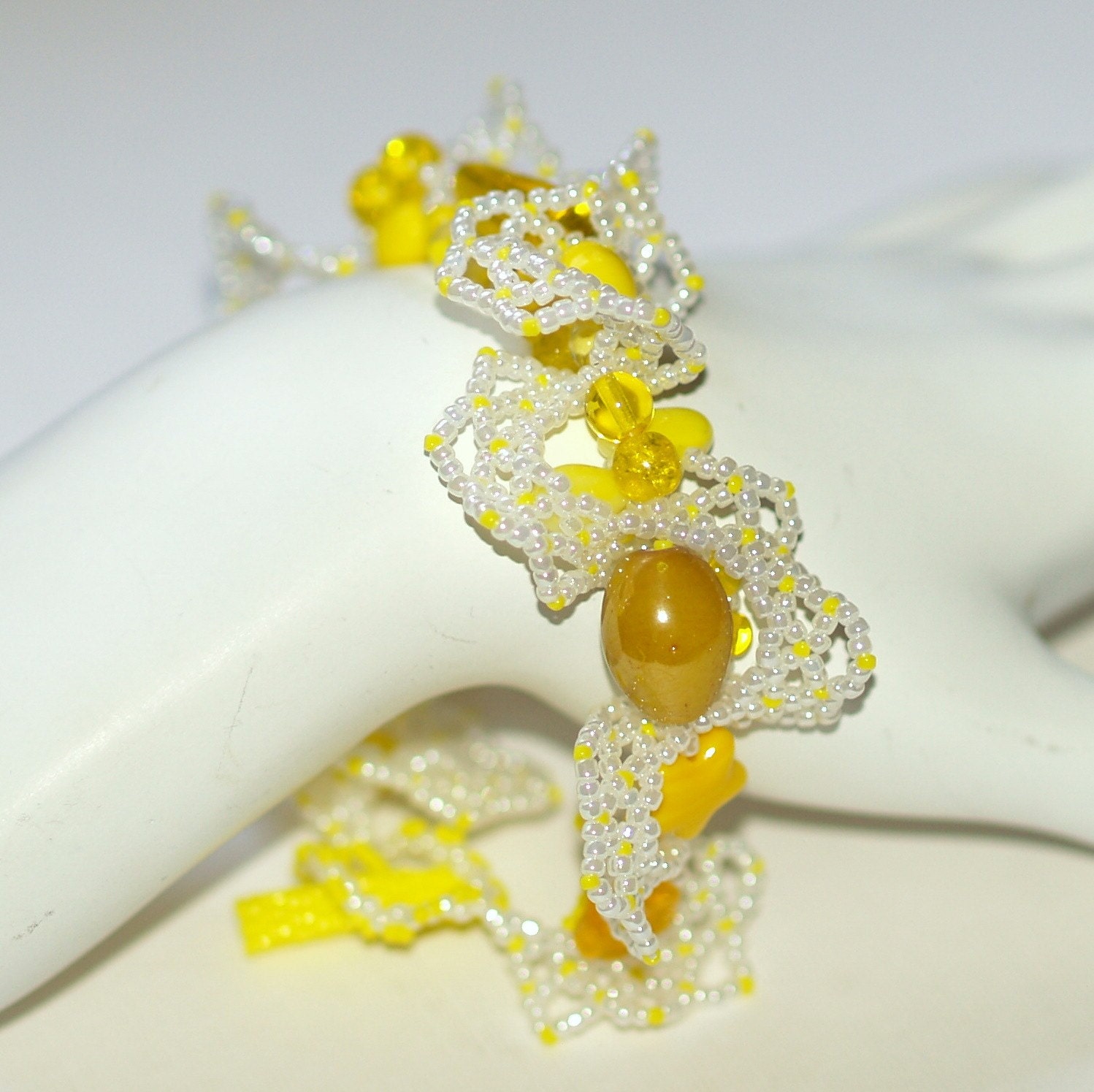 Sunshine ... Bracelet . Bright Yellow . Pearly White . Ruffles . Frilly . Feminine . Summery . Spring . Glass Beads . Netting . Seed Beads