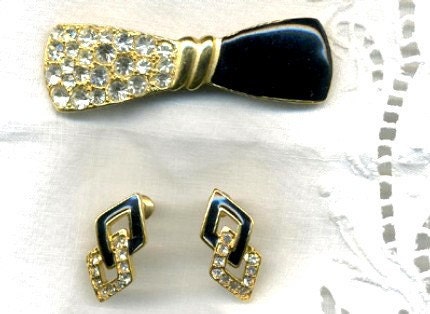 Brooch Earrings Vintage Trifari Set Demi Parure, Rhinestones Black Enamel 1970s