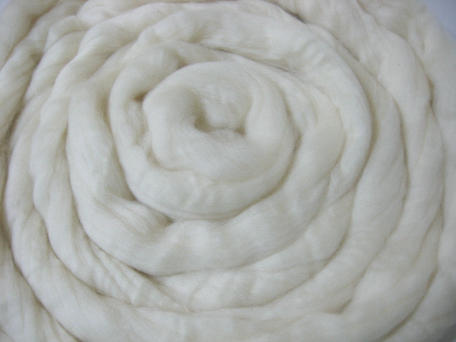 Natural Merino Wool Roving - Undyed - One Pound