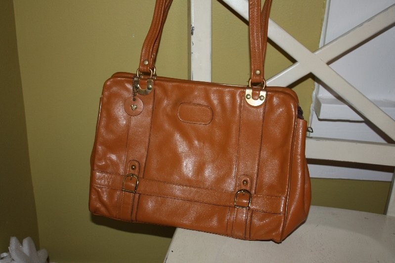 Caramel Hobo Handbag. Fabulous.
