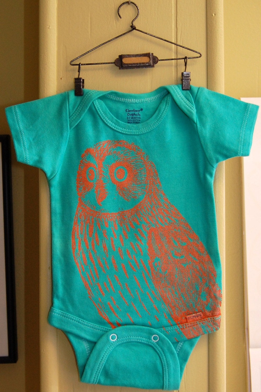 Organic lime green onesie with orange sherbert owl by greengoat