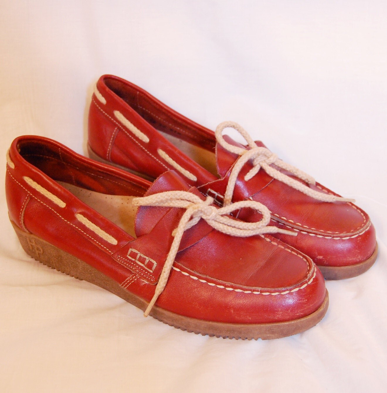 Vintage 1970s Shoes  Hush Puppies Barn Red Loafers (Size 8 Womens)