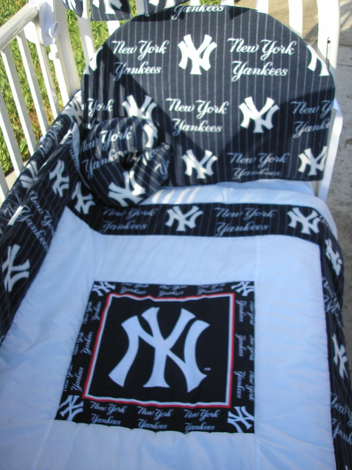 NEW baby crib bedding set in NEW YORK NY YANKEES fabric