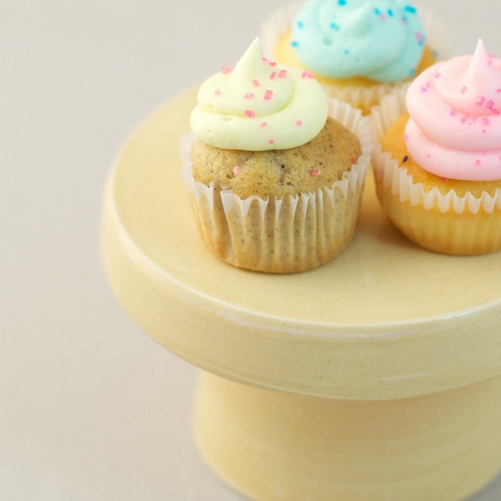 Butter Cream Pedestal