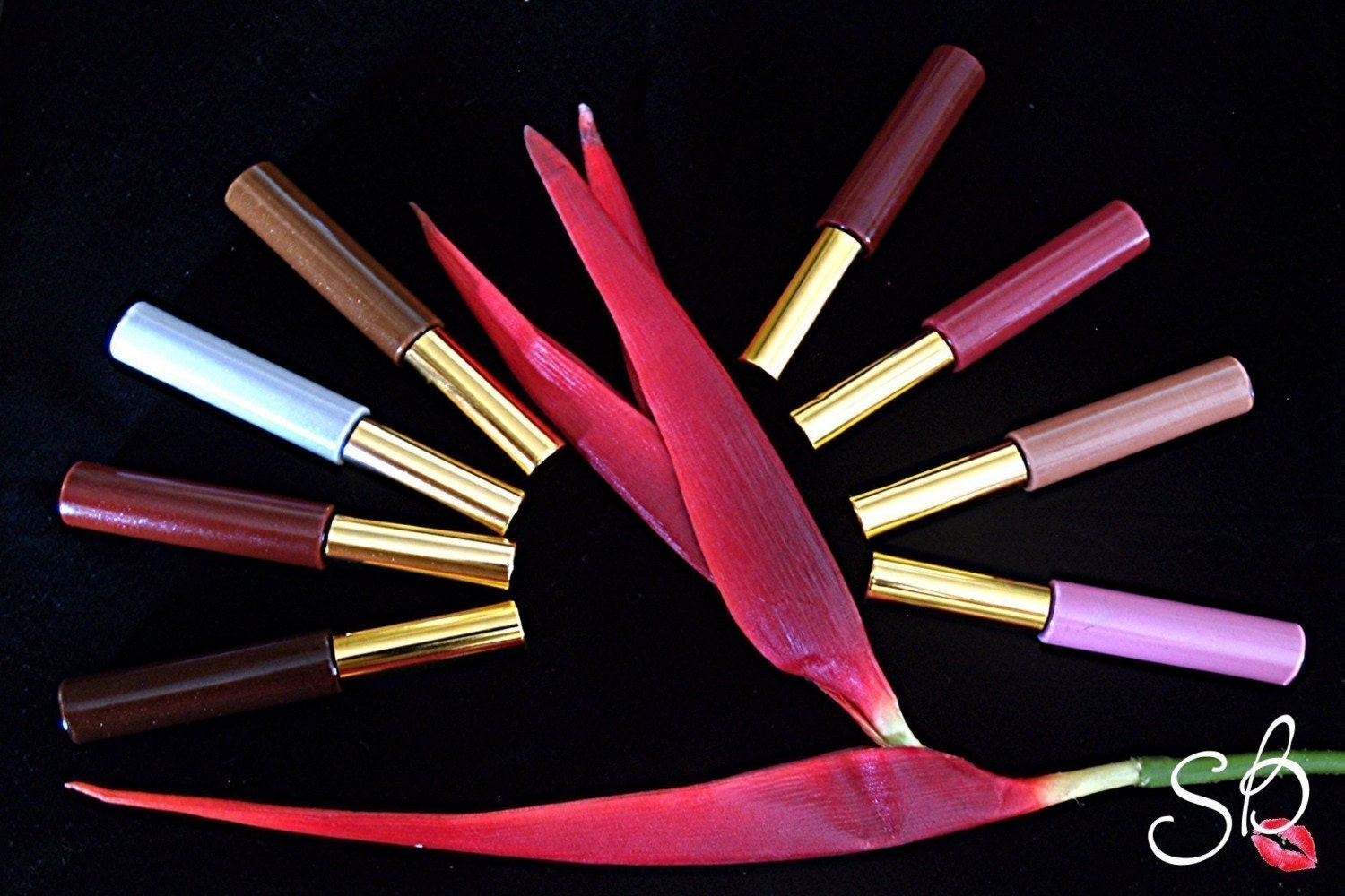 Pinup Lip Gloss (Gorgeous glossy Classic Pinup red) Mineral Lacquered Up Full size wand