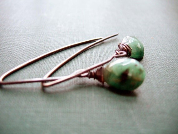 Whispering Colors - Emerald and Oxidized Silver Earrings