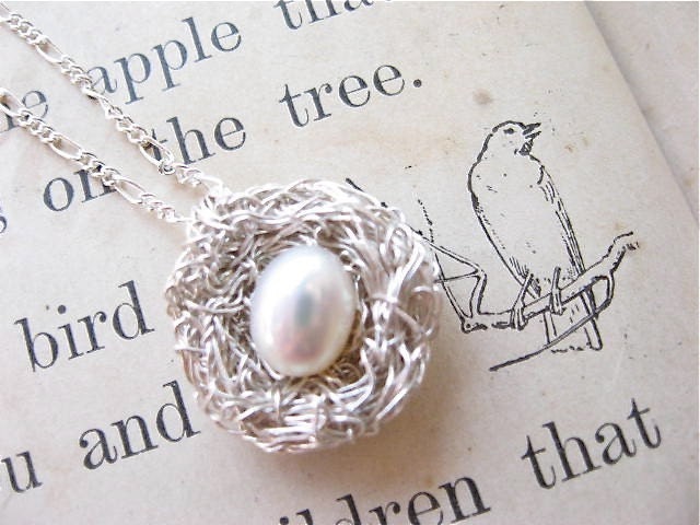 bird nest necklace...bright silver, 1 pearl egg