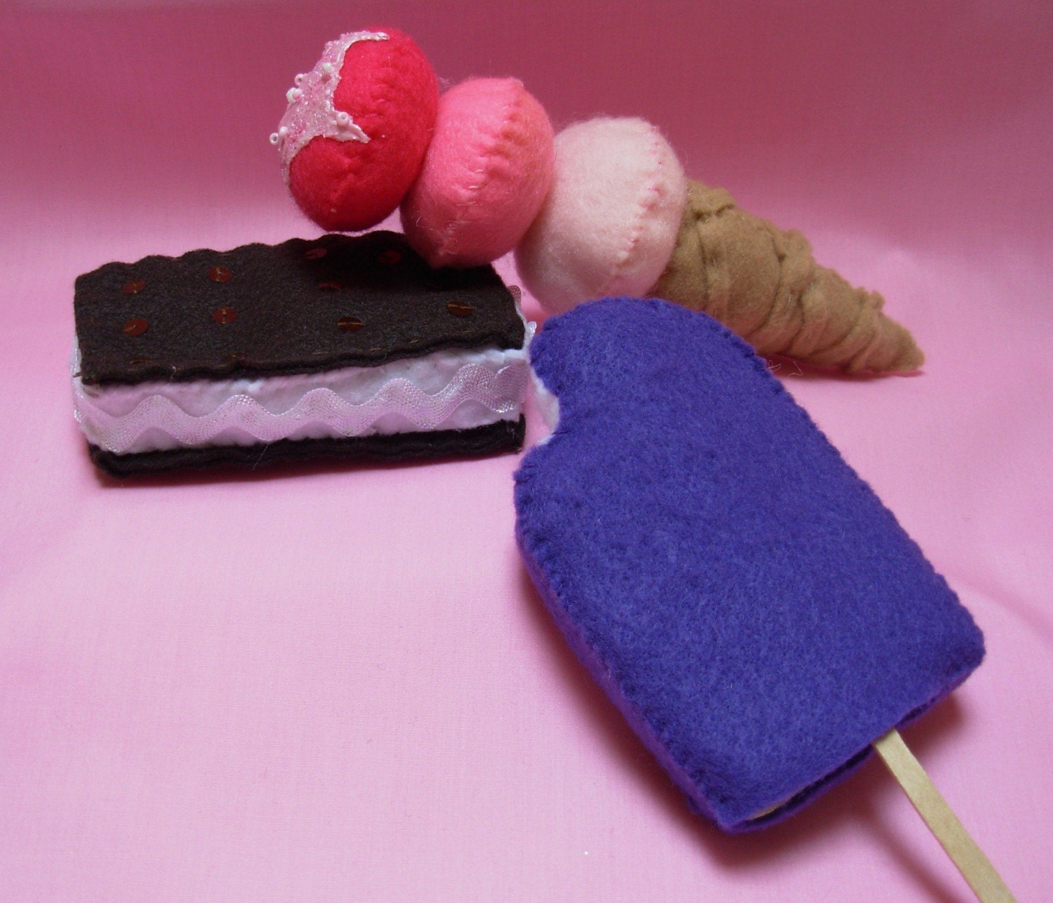 Sugary Sweet felt Ice Cream Shop set--Childrens Playtime