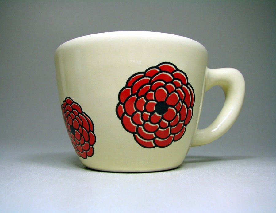 12oz cup red dahlias (buttercream). Made to Order / Pick Your Colour - CircaCeramics