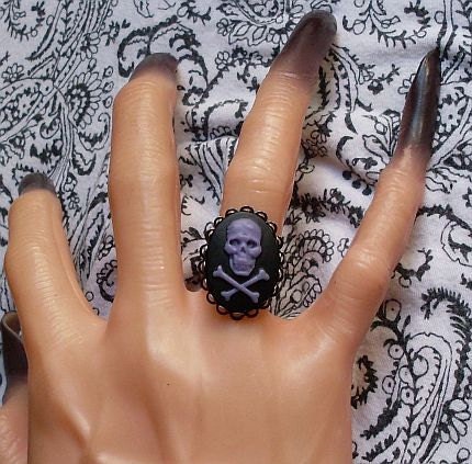 Gothic Purple on Black Skull and Crossbones Ring