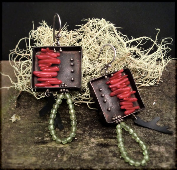 E1215  boxlets - peridot & coral