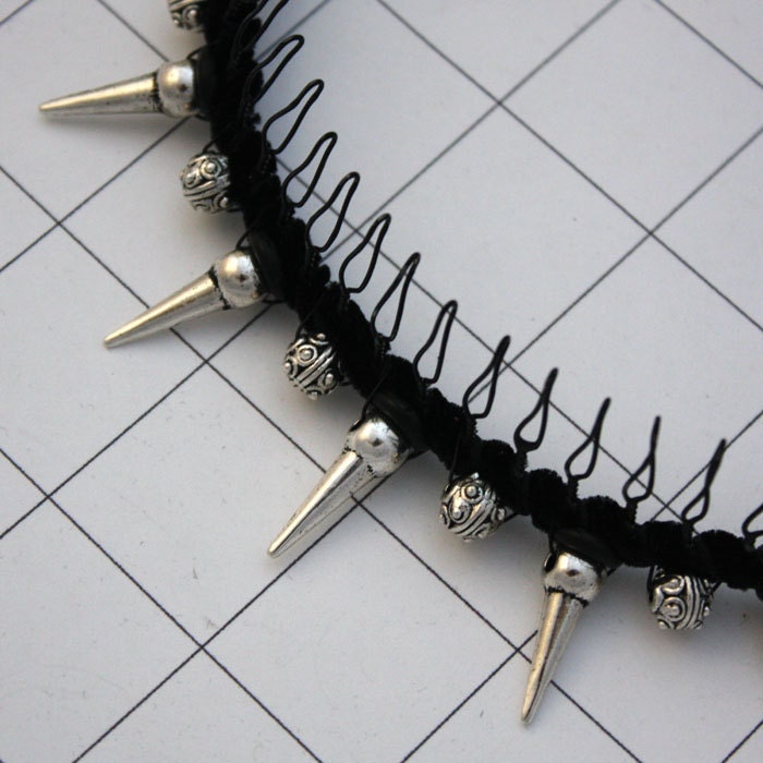 Raq On metal spike headpiece - 7 spikes