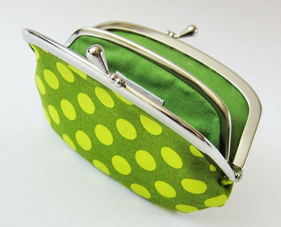 Coin purse / wallet Green dots on avocado