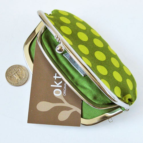 Coin purse / wallet Green dots on avocado