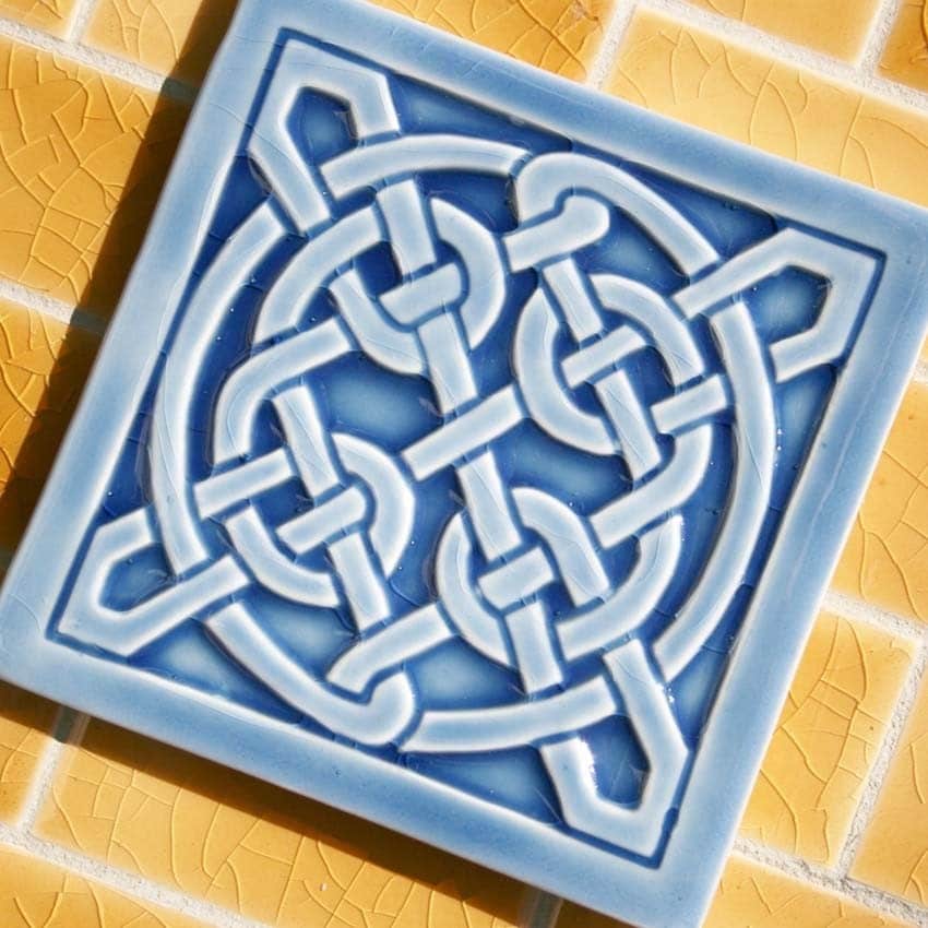Celtic Knot in azure blue crackle glaze for by LesperanceTile