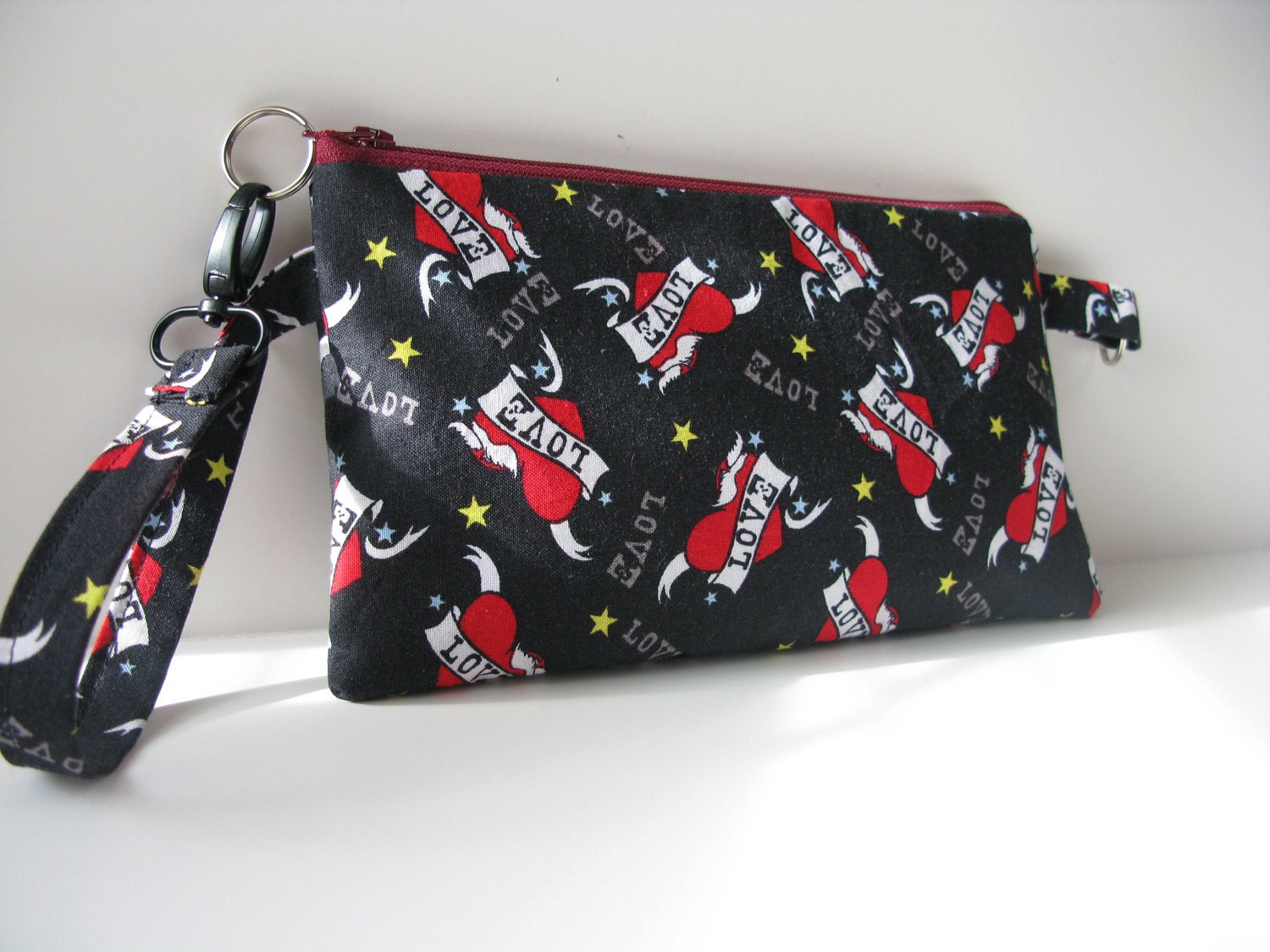 Georgia O'Keefe  Zippit -  -Three in One-Hip Bag, Wristlet, Cosmetic Bag- Retro Love