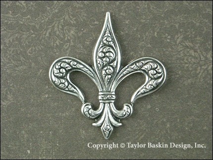 Antique Sterling Silver Plated Fleur de Lis Charm (item 7216 AS) - 6 pieces