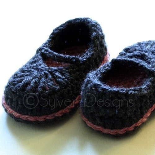 Baby Mary Jane Skimmers (crochet pattern)