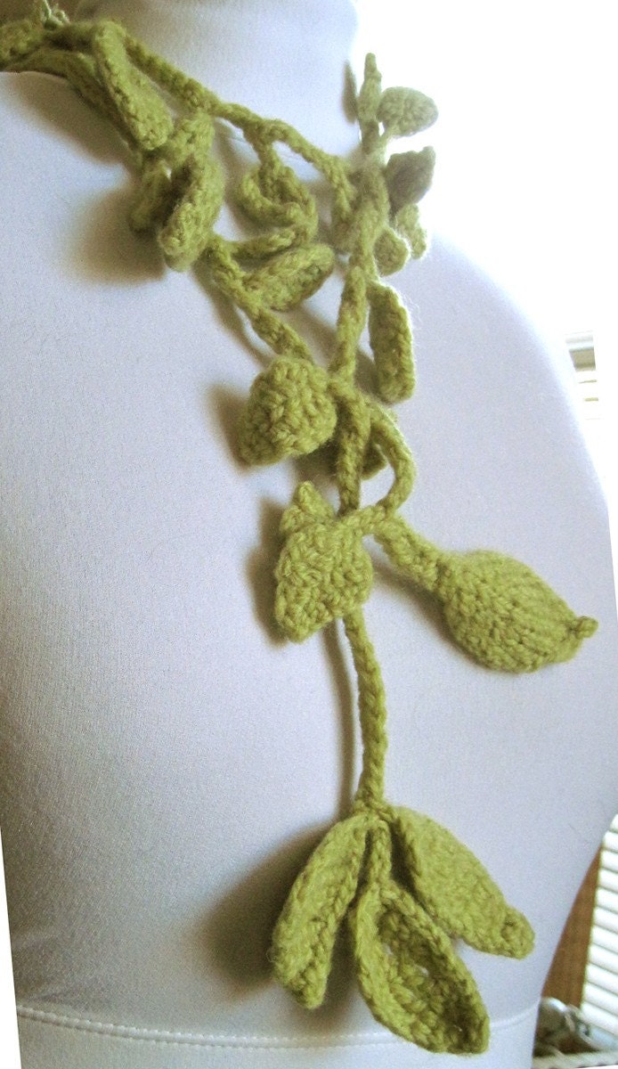 Spring Leaves Lariat\/Scarflette